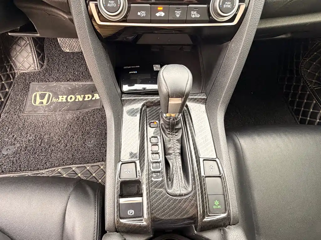 Honda Civic 2018 — фото 10