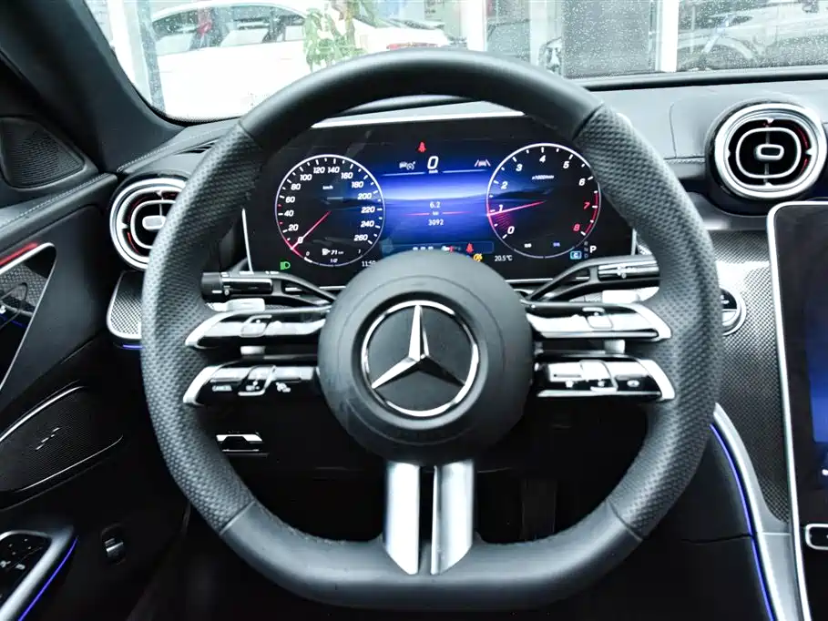 Mercedes-Benz C-Class 2024 — фото 12