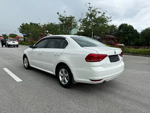 Volkswagen Lavida 2015