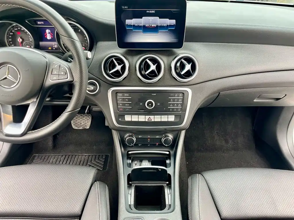 Mercedes-Benz GLA 2018 — фото 14
