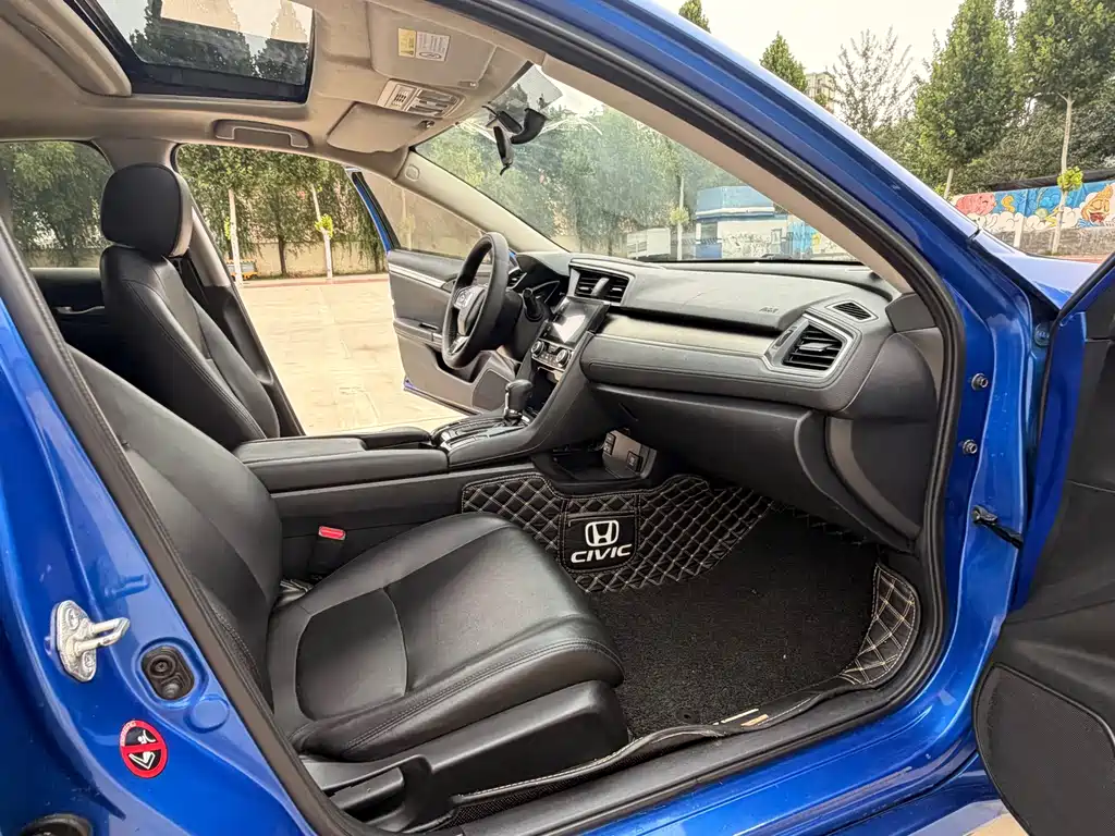 Honda Civic 2018 — фото 11