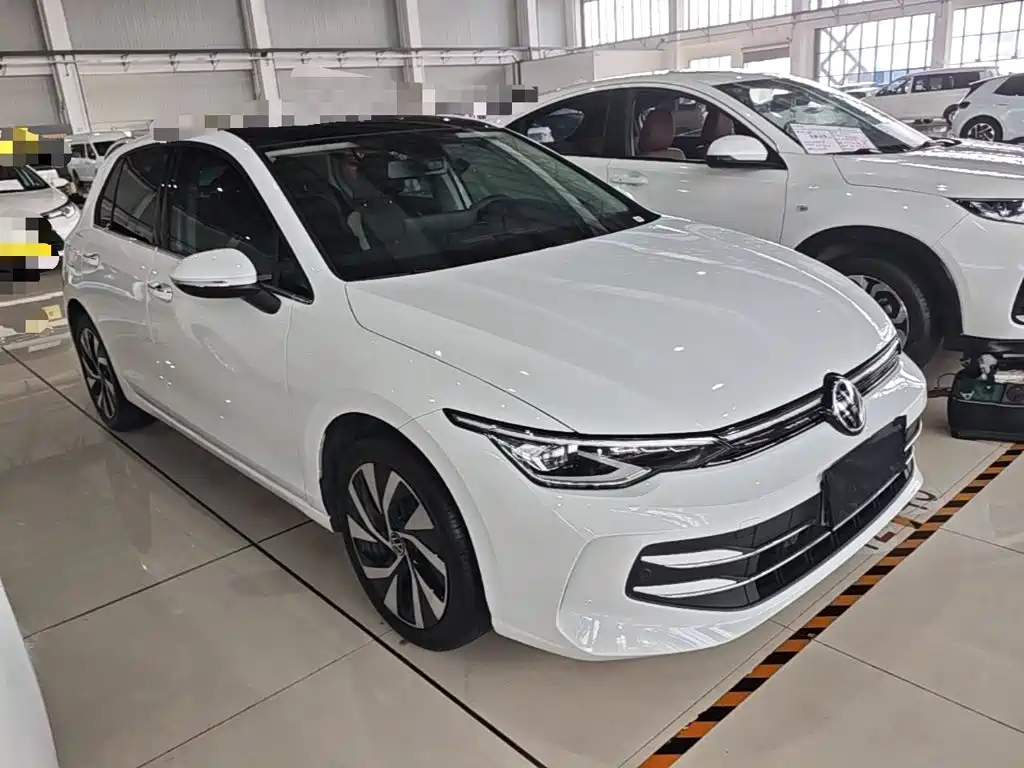 Volkswagen Golf 2025