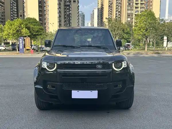 Land Rover Defender 2022
