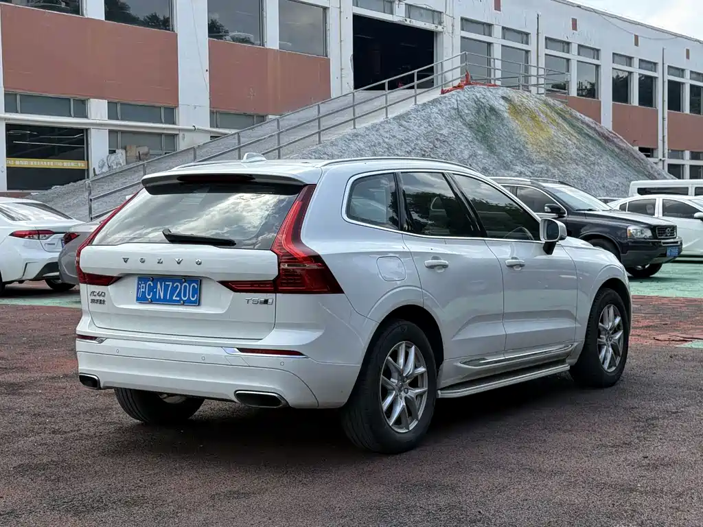 Volvo XC60 2019 — фото 4