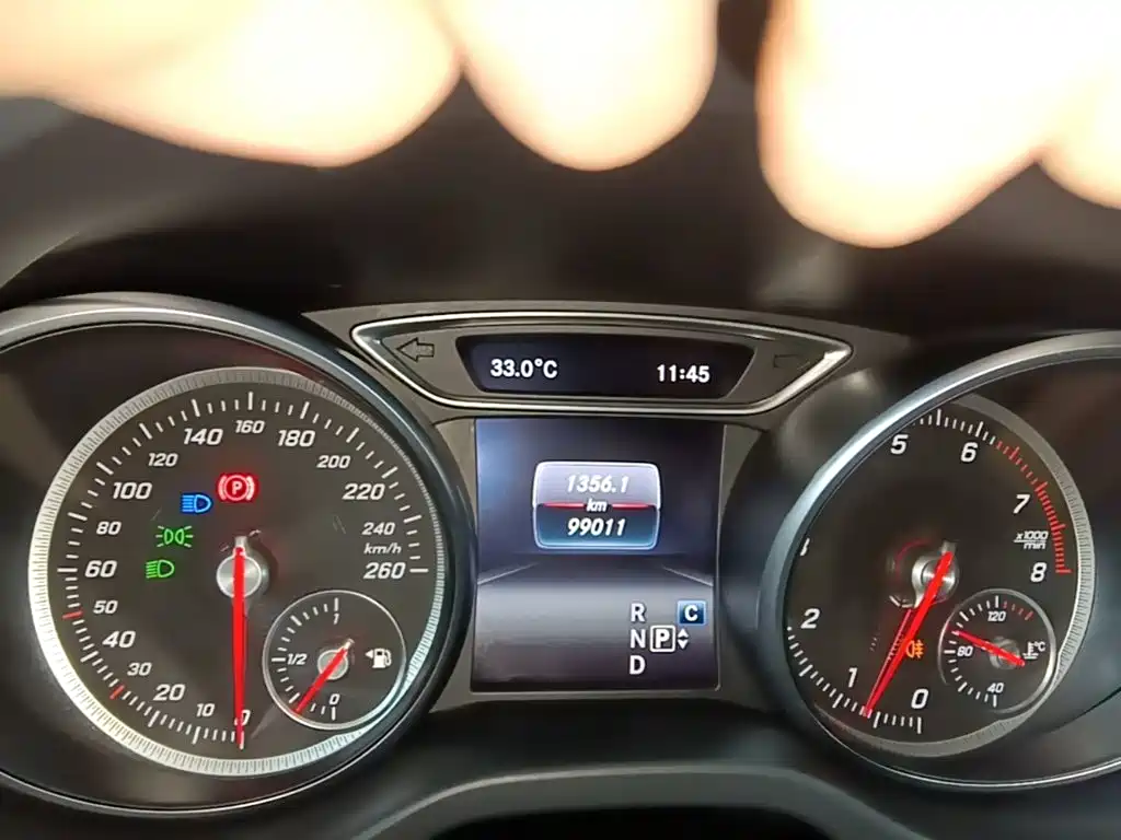 Mercedes-Benz GLA 2017 — фото 12
