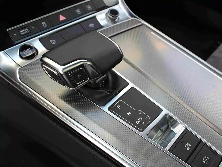 Audi A6L 2022