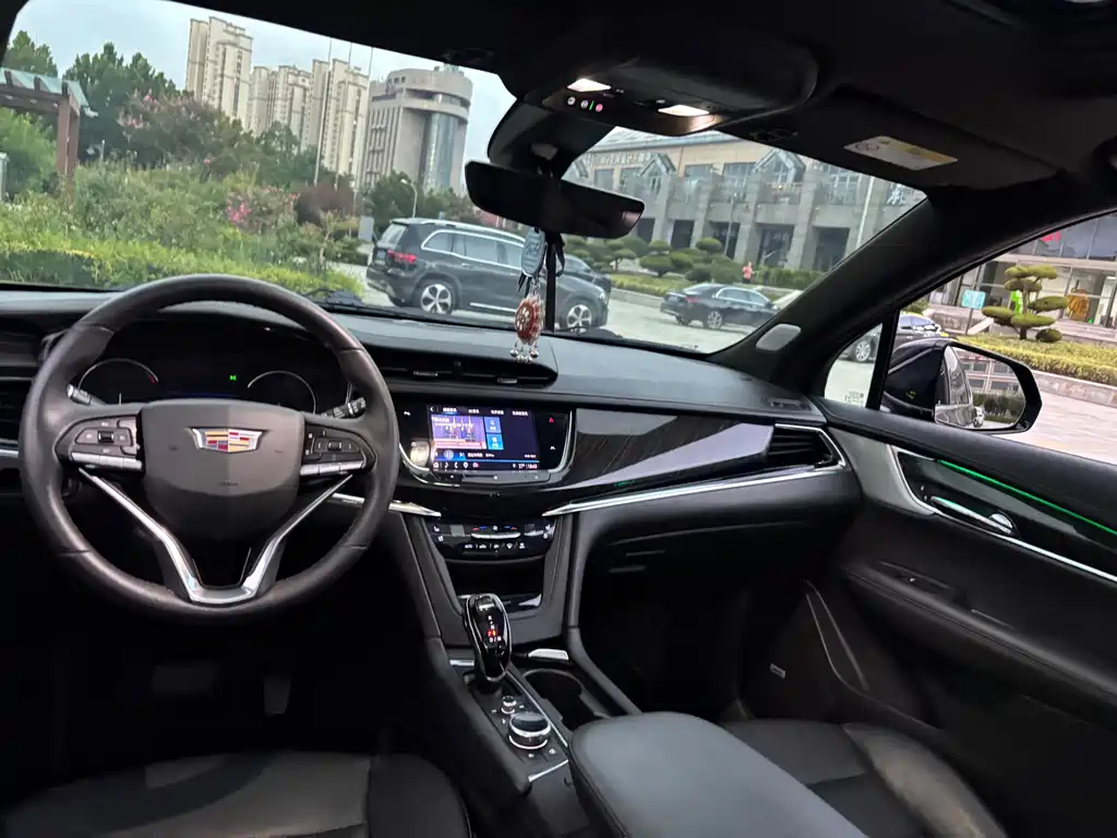 Cadillac XT6 2021 — фото 15