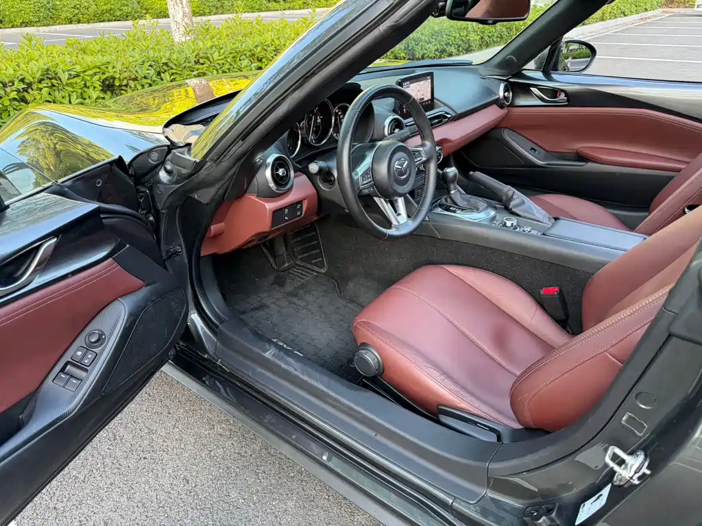 Mazda MX-5 2019 — фото 10