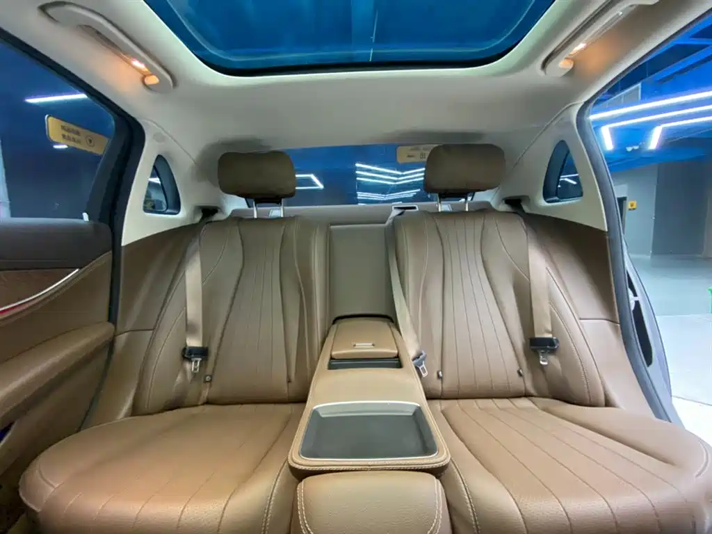 Mercedes-Benz E-Class 2023 — фото 23