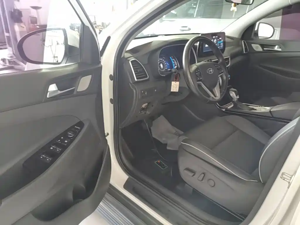 Hyundai Tucson 2020 — фото 16