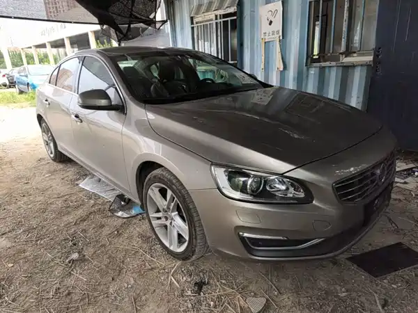 Volvo S60 2015