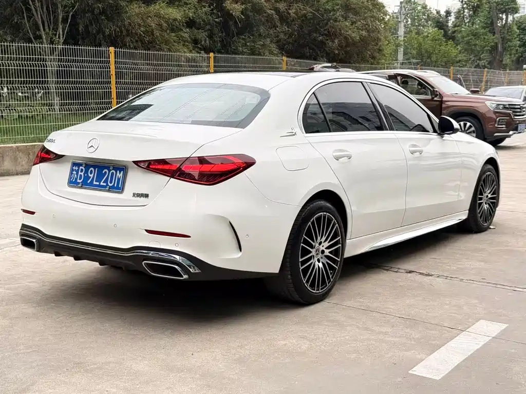 Mercedes-Benz C-Class 2023 — фото 3