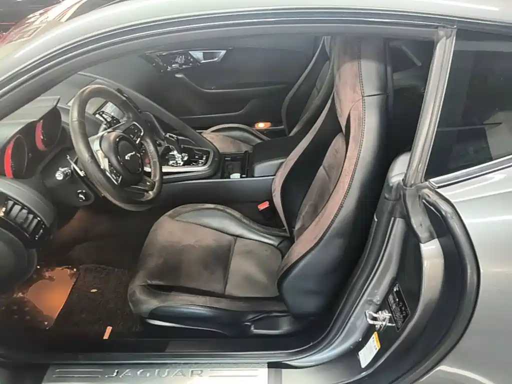 Jaguar F-TYPE 2017 — фото 13