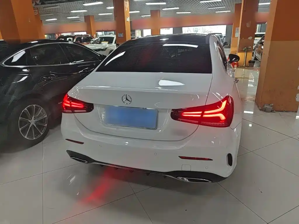 Mercedes-Benz A-Class 2022 — фото 6