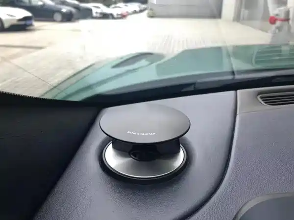 Aston Martin DB11 2019
