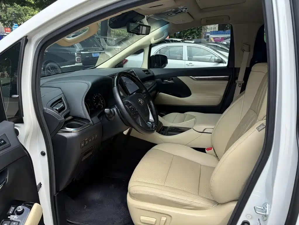 Toyota Alphard 2022 — фото 4