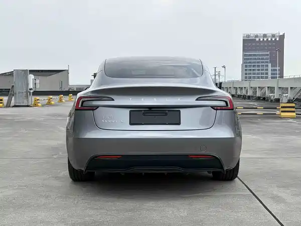 Tesla Model 3 2025