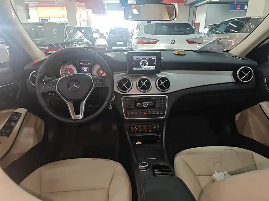 Mercedes-Benz GLA 2016 — фото 10