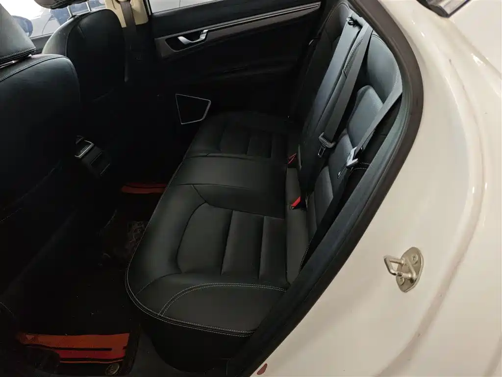 Geely Emgrand GS 2019 — фото 14