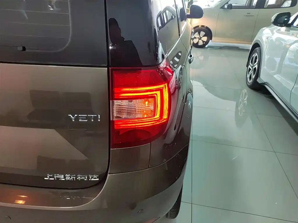 Skoda Yeti 2018 — фото 8
