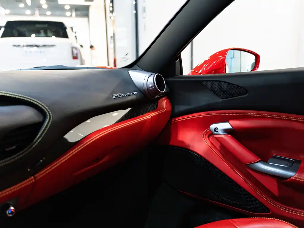 Ferrari F8 2022 — фото 16