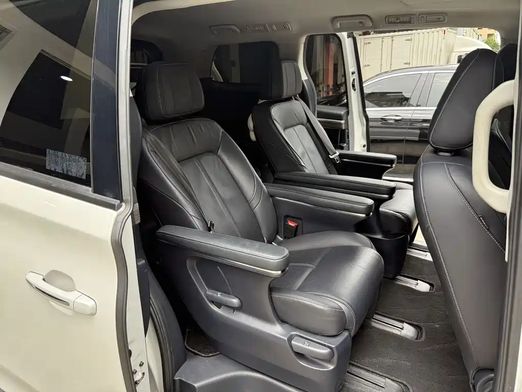 GAC Trumpchi M8 2023 — фото 10