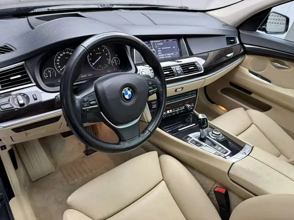 BMW 5 Series GT 2010 — фото 5