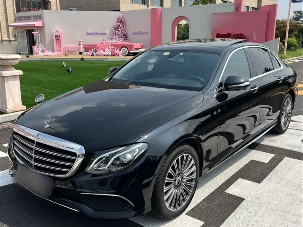 Mercedes-Benz E-Class 2019 — фото 12