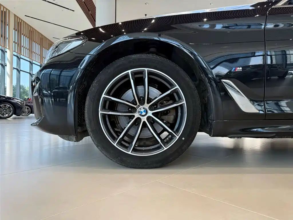 BMW 5 Series 2021