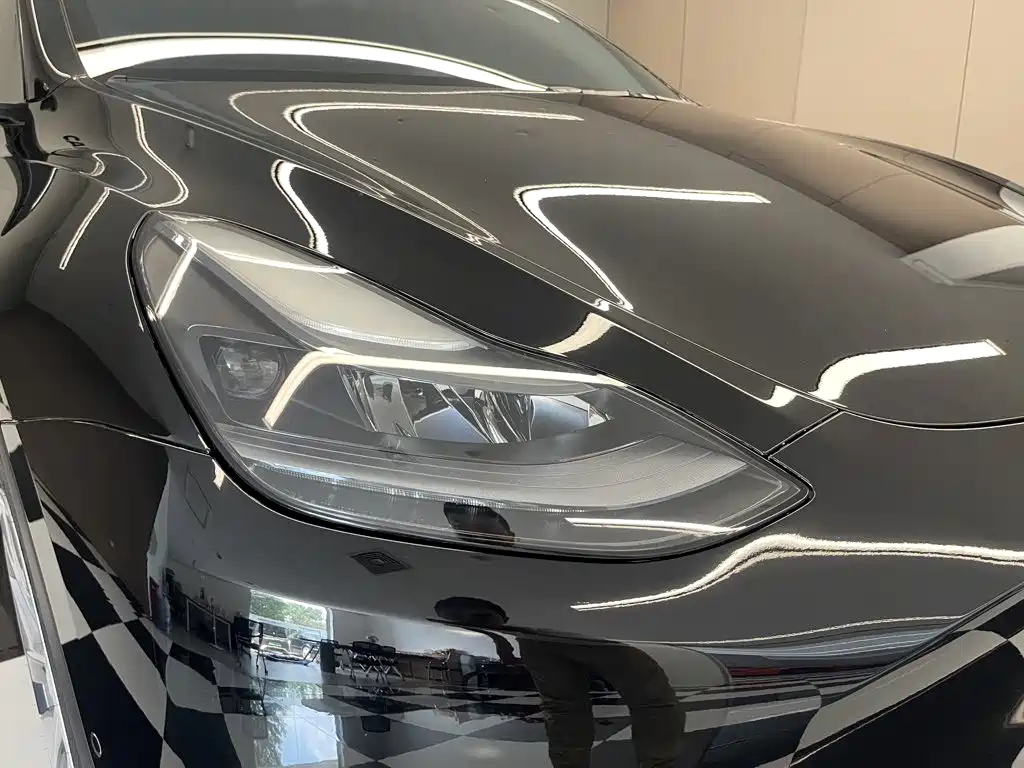 Tesla Model Y 2023 — фото 9