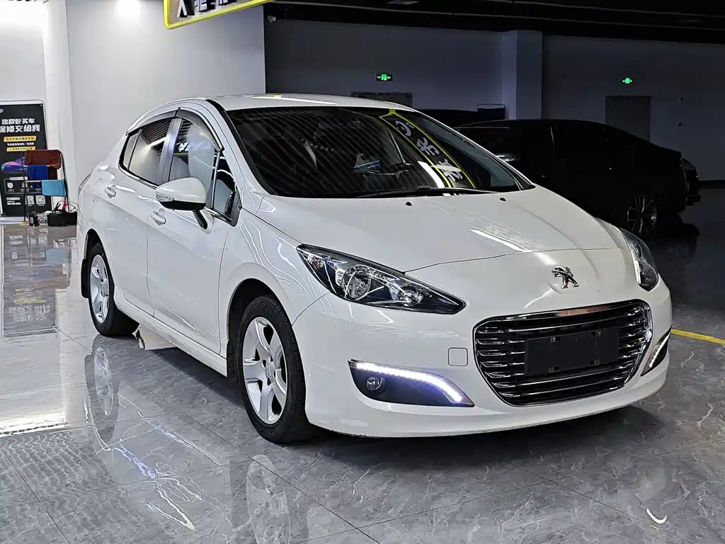 Peugeot 308 2014 — фото 3