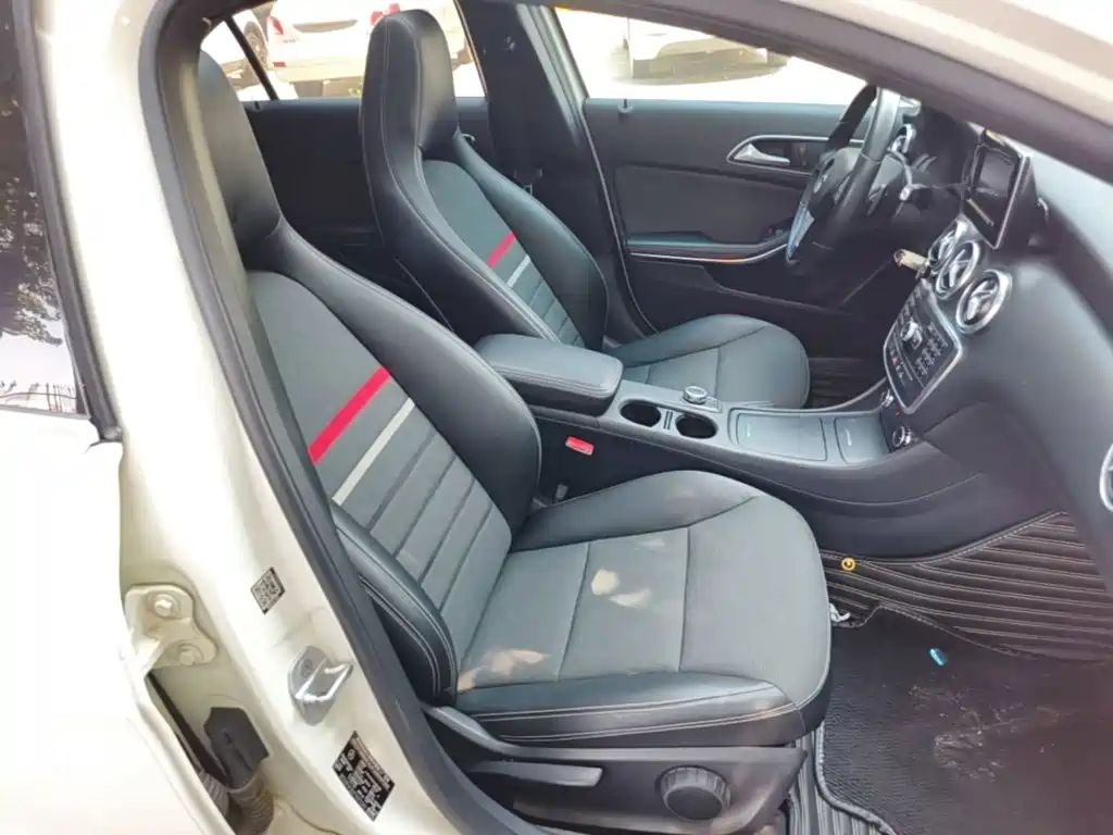 Mercedes-Benz A-Class 2015 — фото 25