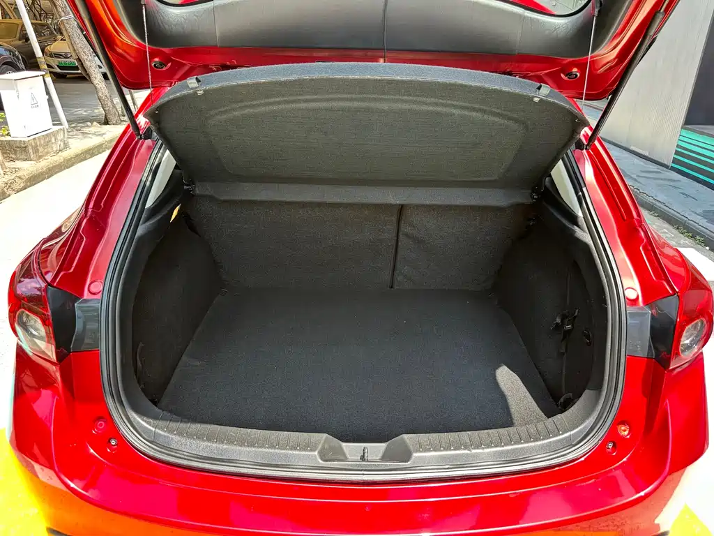 Mazda 3 Axela 2015 — фото 16