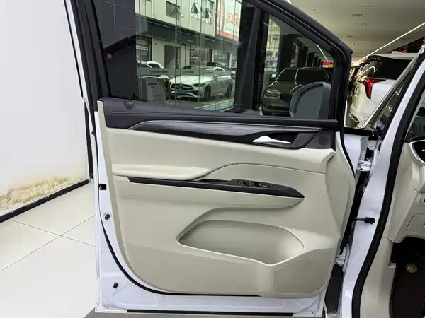 Buick GL8 2023