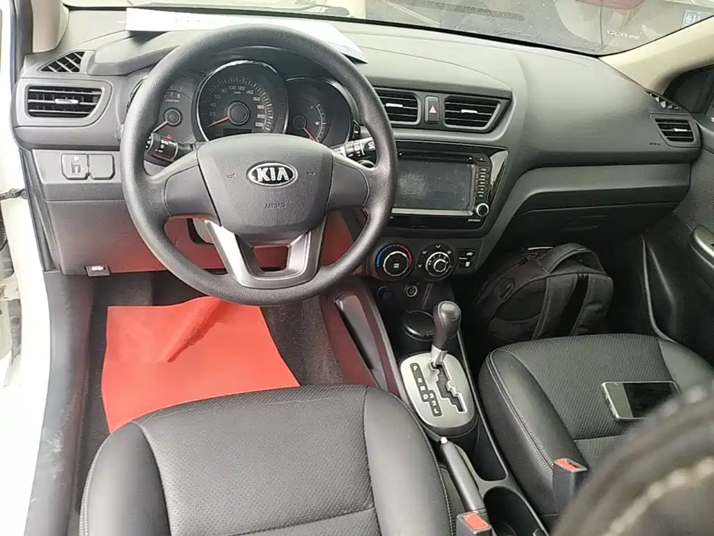 Kia K2 2014 — фото 10