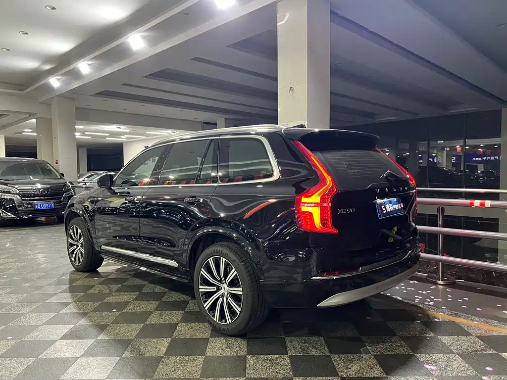 Volvo XC90 2022 — фото 3