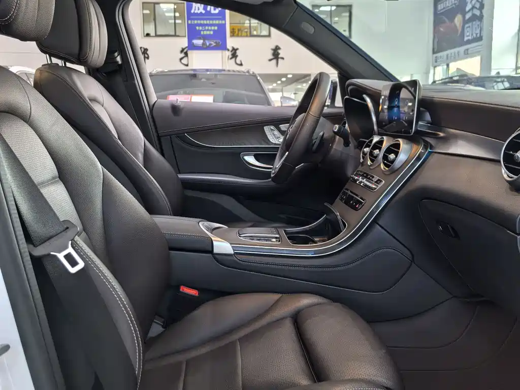 Mercedes-Benz GLC 2019 — фото 11