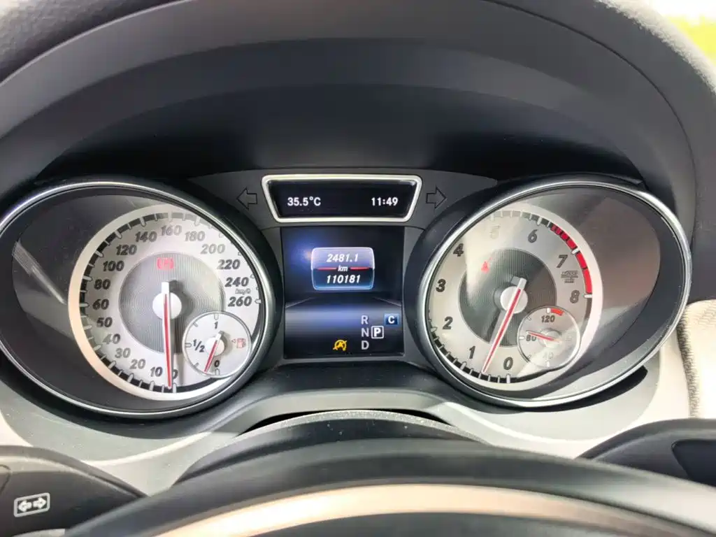 Mercedes-Benz GLA 2016 — фото 12