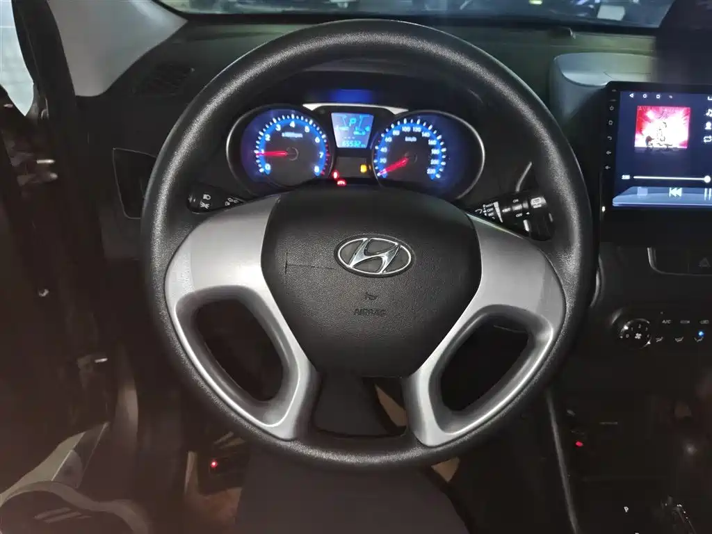 Hyundai ix35 2016 — фото 11