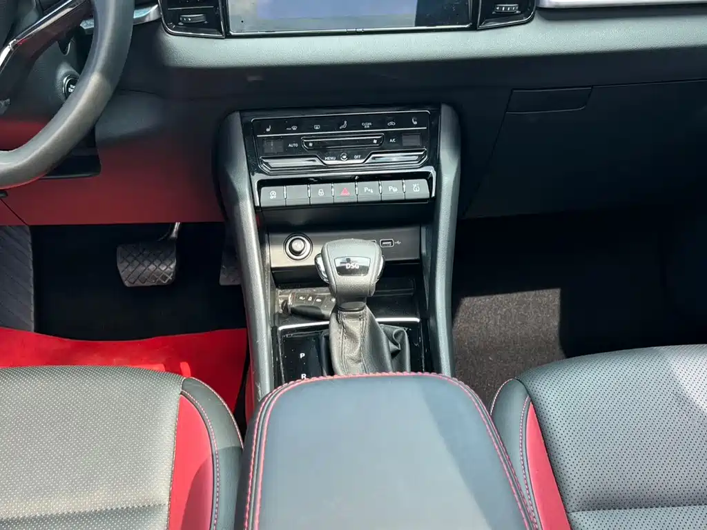 Skoda Karoq 2022 — фото 11