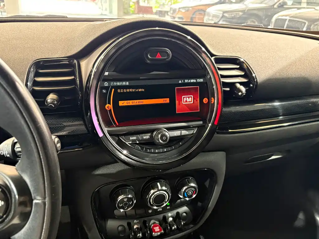 MINI Clubman 2016 — фото 12