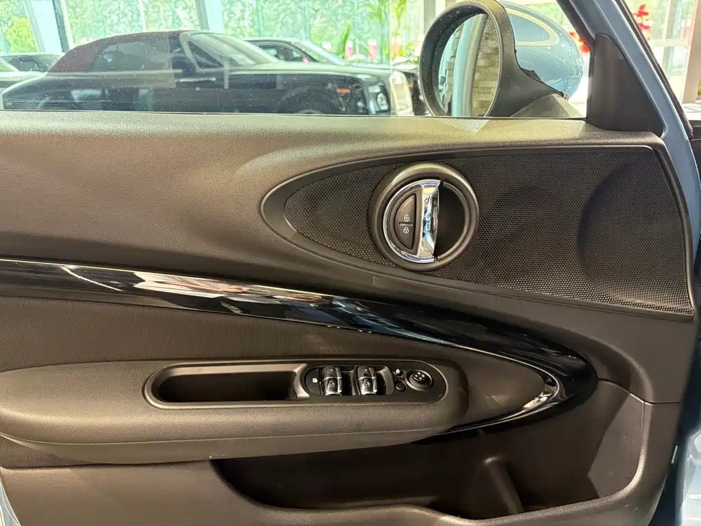 MINI Clubman 2016 — фото 15
