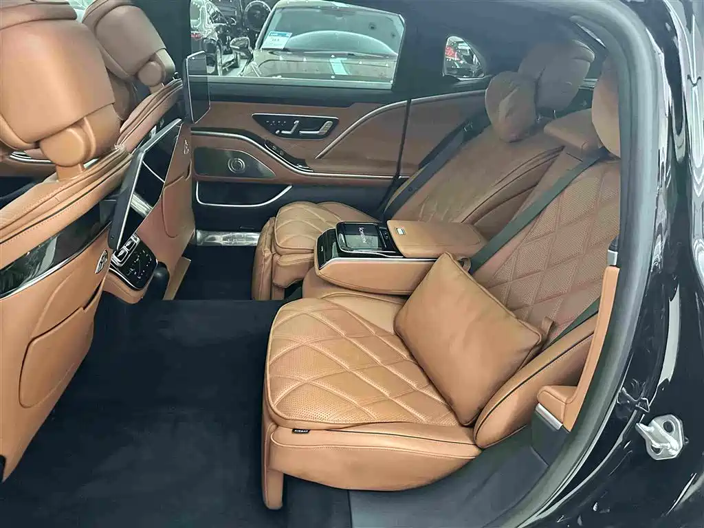 Mercedes-Benz Maybach S-Class 2023 — фото 11