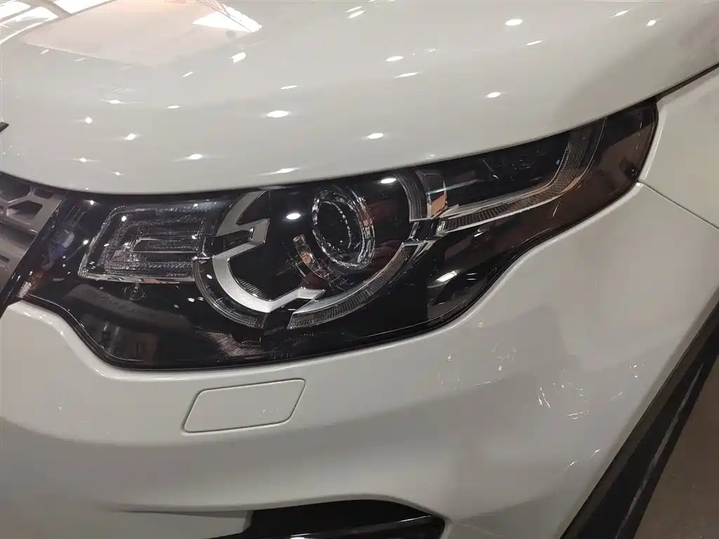 Land Rover Discovery Sport 2017 — фото 15