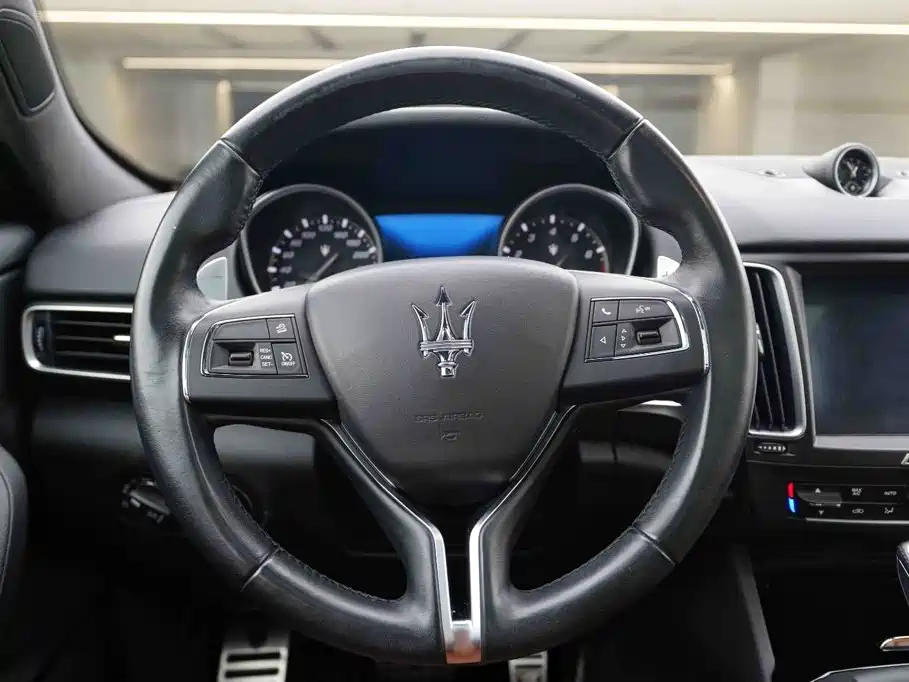 Maserati Levante 2020 — фото 22