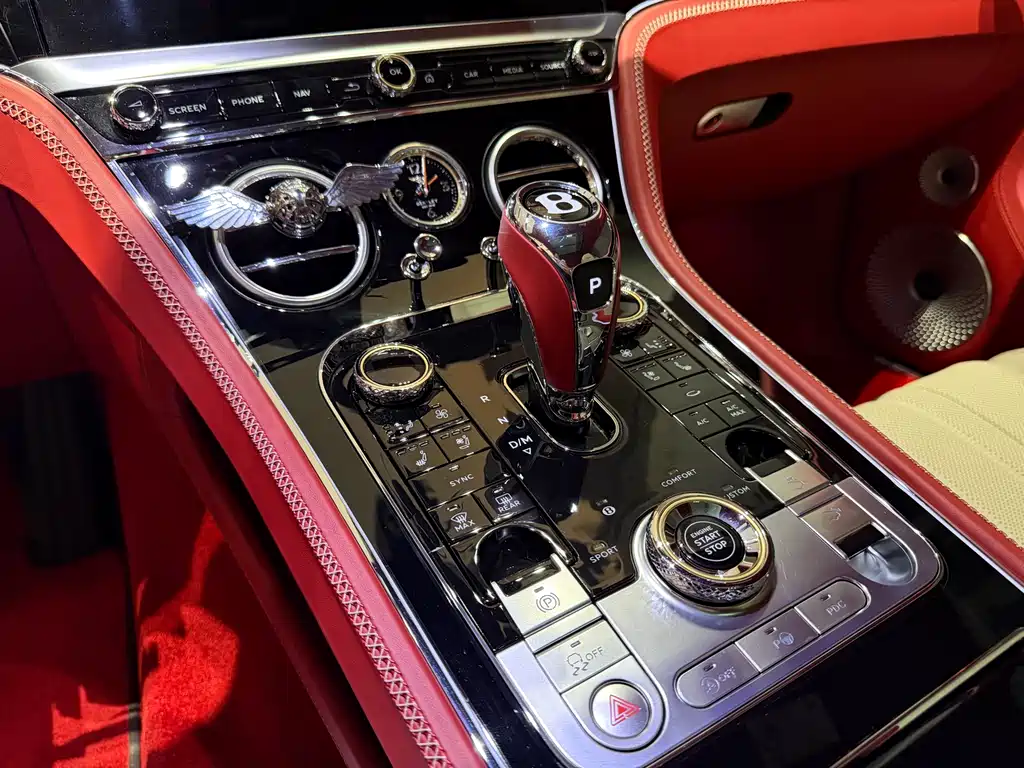 Bentley Continental 2023 — фото 16
