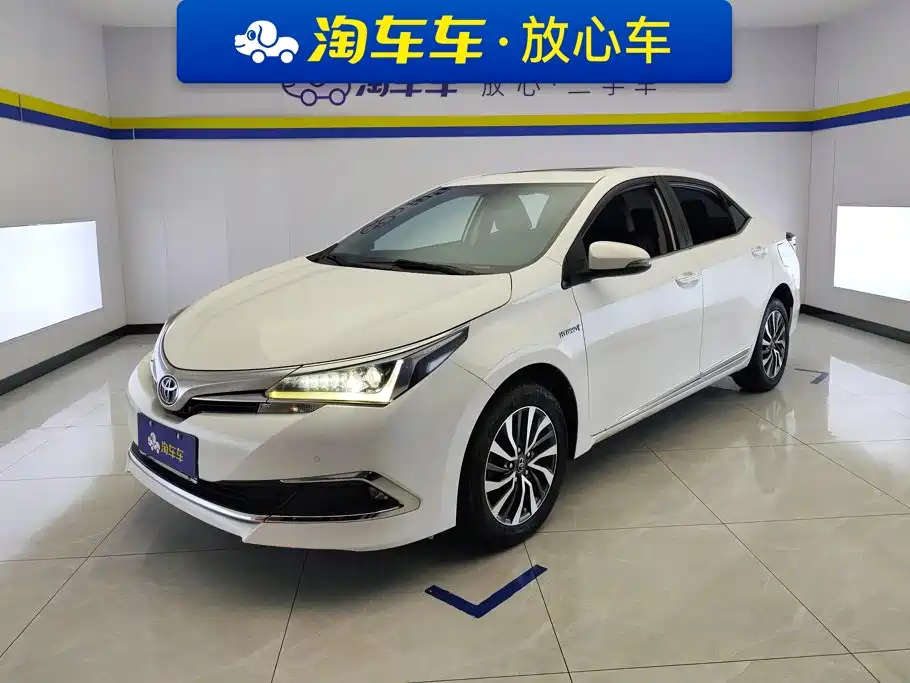 Toyota Corolla 2018 — фото 1