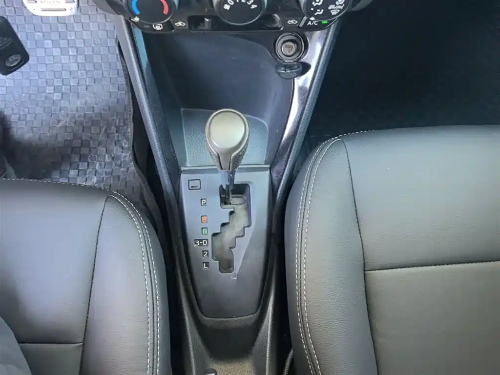 Toyota Vios 2015 — фото 14
