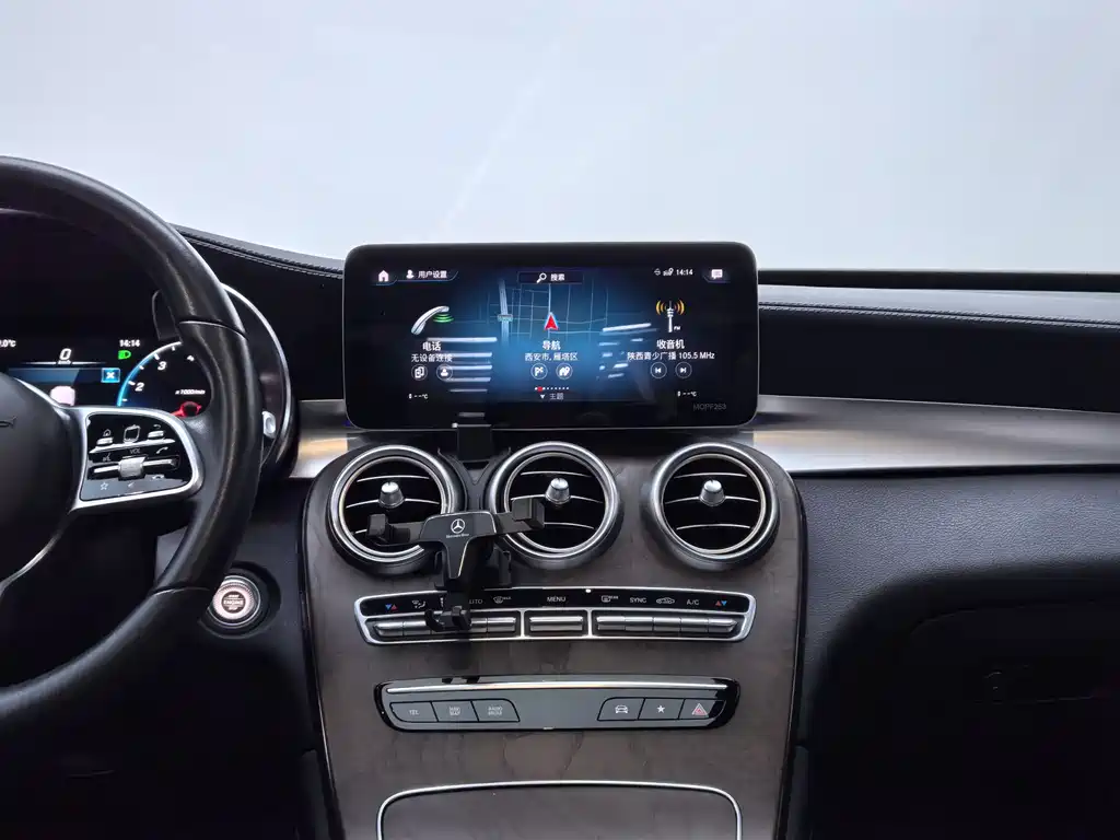 Mercedes-Benz GLC 2020 — фото 15