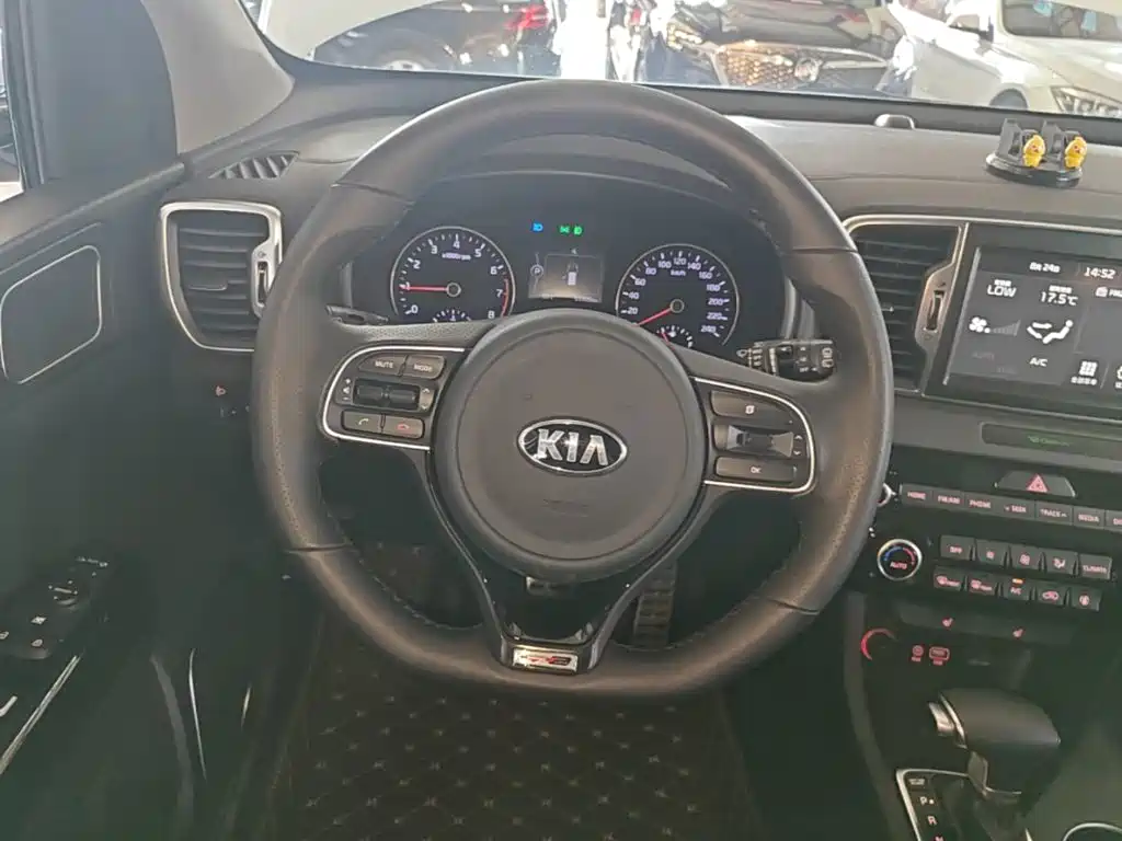 Kia KX5 2017 — фото 11